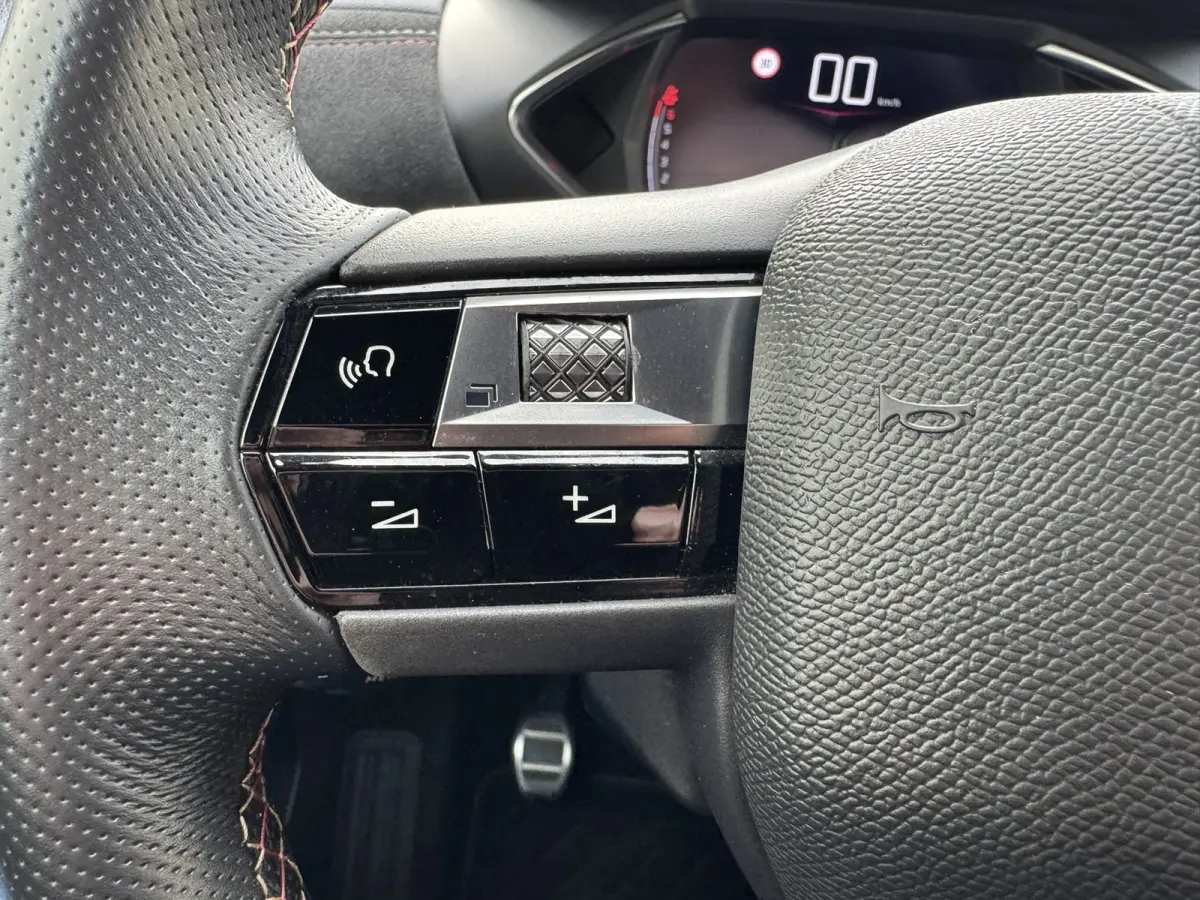 1.2 PureTech Business Performance line Camera Carplay Keyless climate control cruise