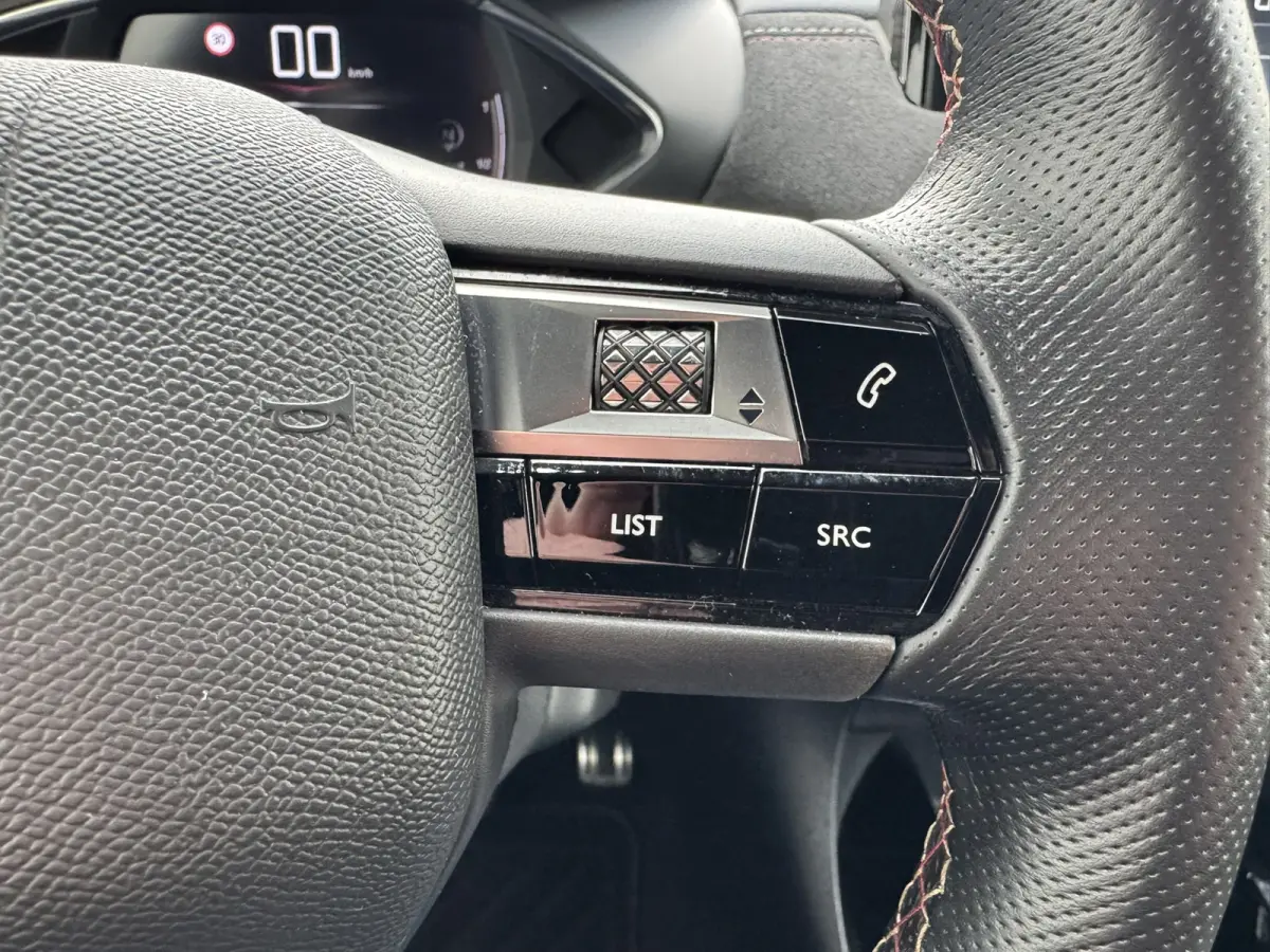 1.2 PureTech Business Performance line Camera Carplay Keyless climate control cruise
