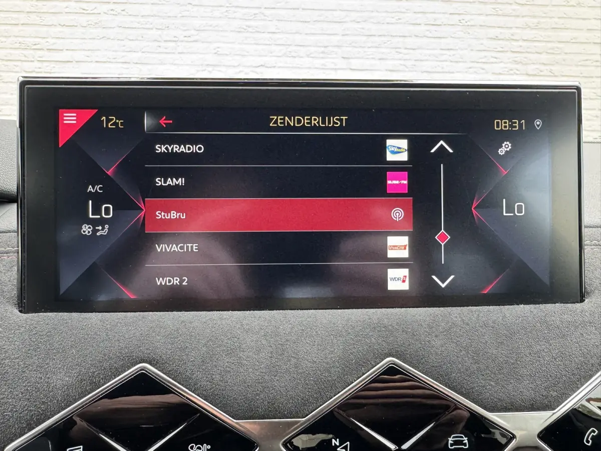 1.2 PureTech Business Performance line Camera Carplay Keyless climate control cruise