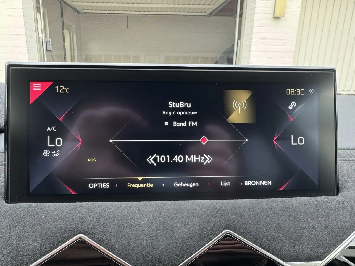 1.2 PureTech Business Performance line Camera Carplay Keyless climate control cruise