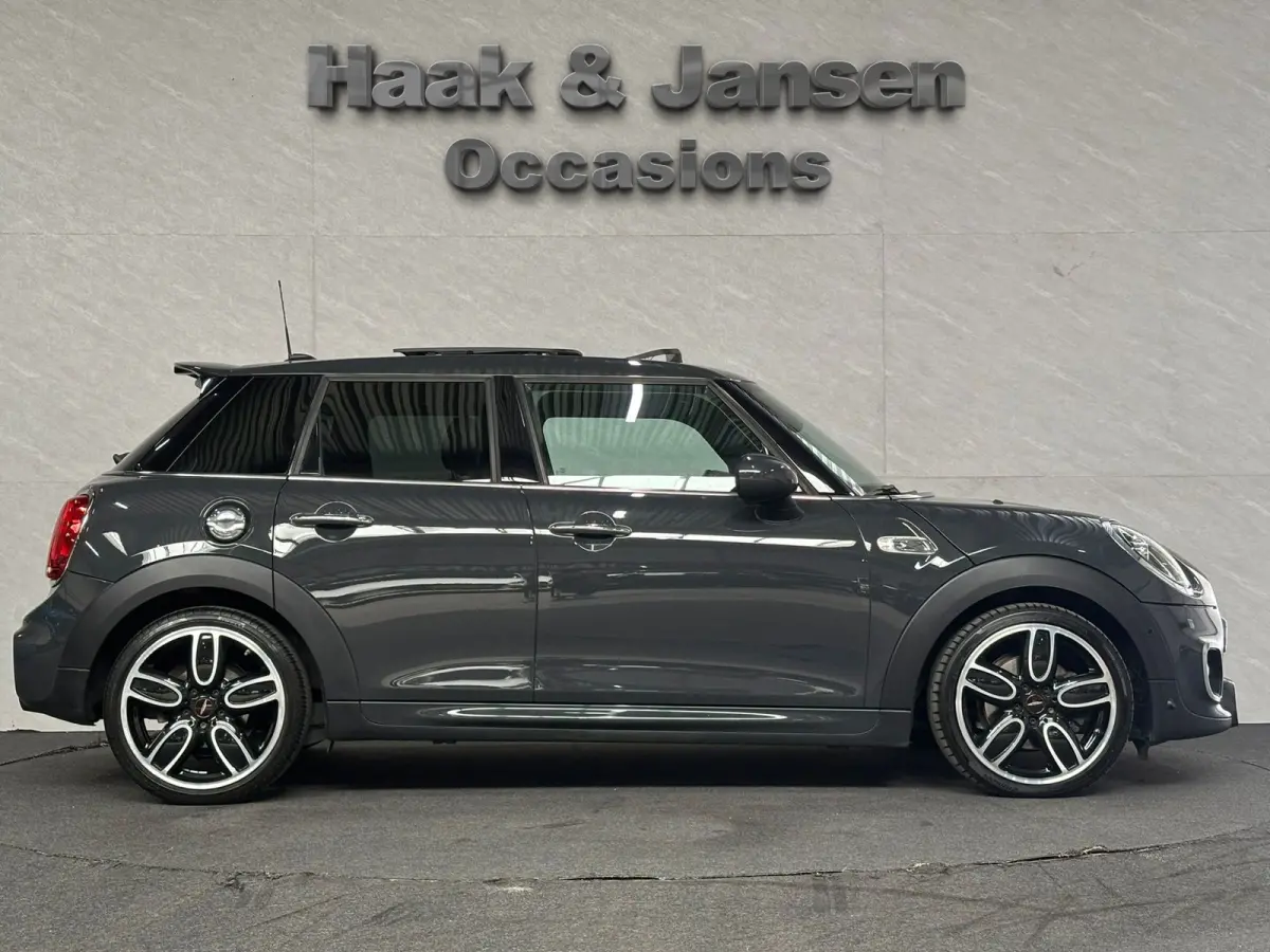 Mini 2.0 S JCW 192PK Pano Automaat Leder Led