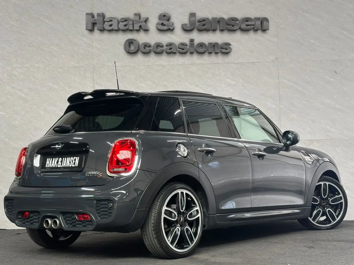 Mini 2.0 S JCW 192PK Pano Automaat Leder Led