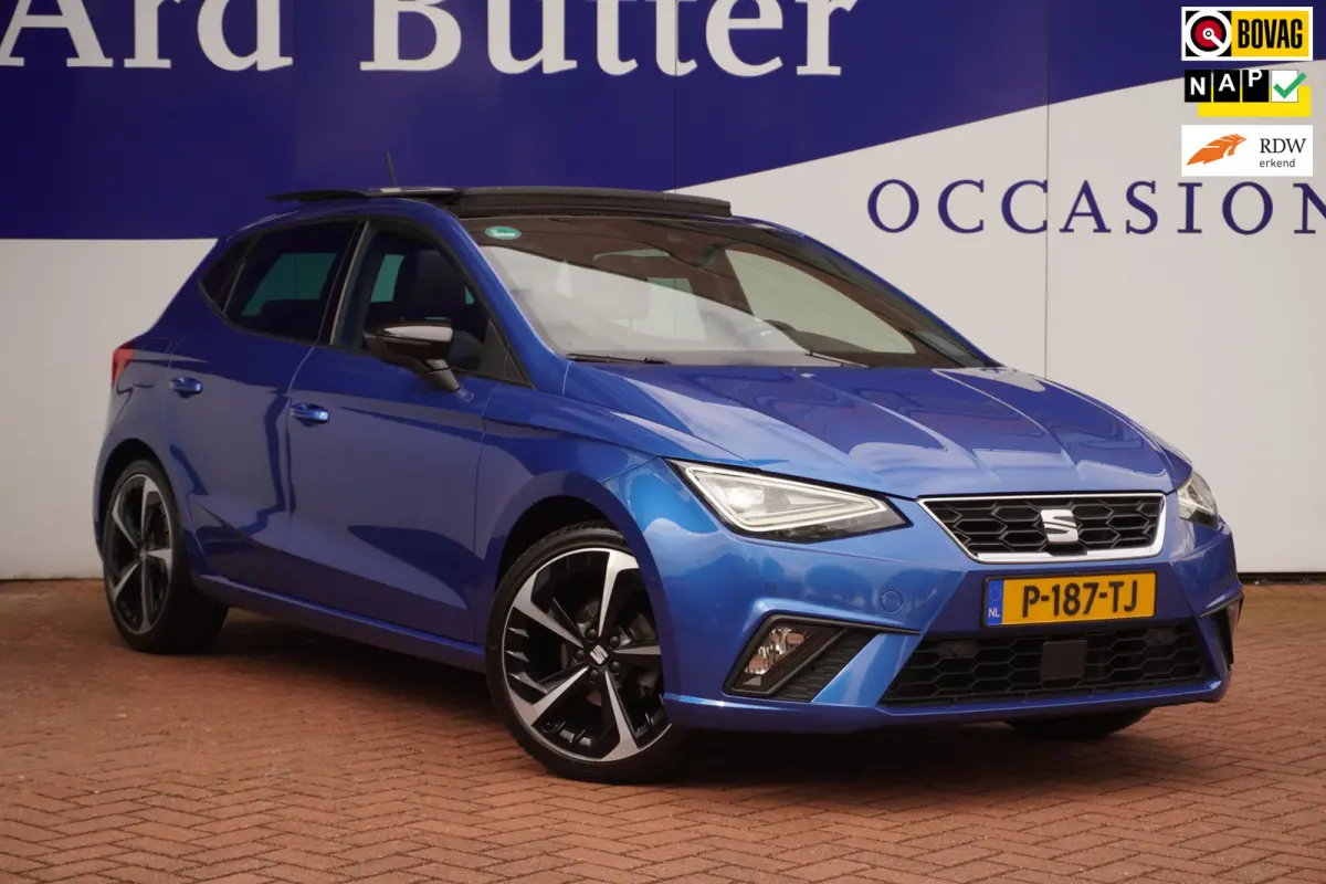 1.0 EcoTSI FR Plus+Led+Pano-dak+navi+Camera+vitrual+camera+Leder+18"lmv+stoel-verw = NIEUW TYPE !!