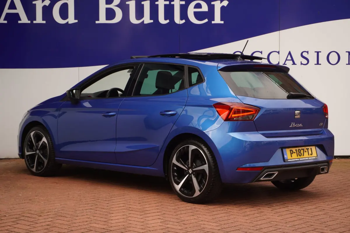 1.0 EcoTSI FR Plus+Led+Pano-dak+navi+Camera+vitrual+camera+Leder+18"lmv+stoel-verw = NIEUW TYPE !!
