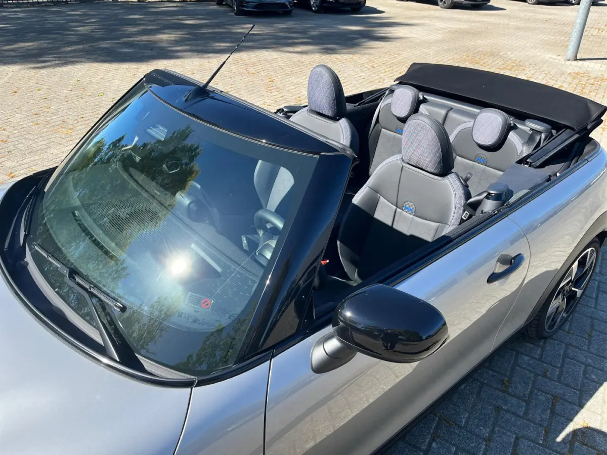 2.0 C Classic | Apple Carplay | Android Auto | Navigatie | 16" LM