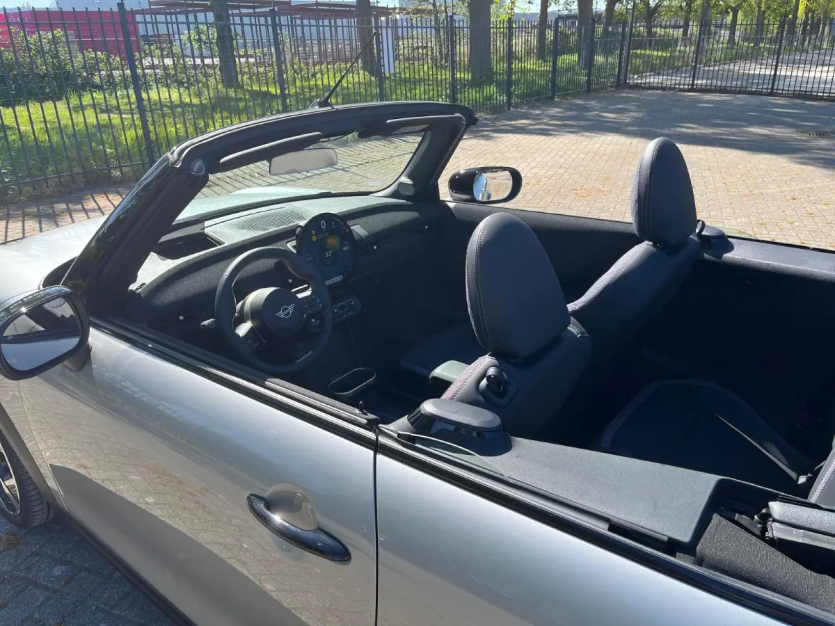 2.0 C Classic | Apple Carplay | Android Auto | Navigatie | 16" LM