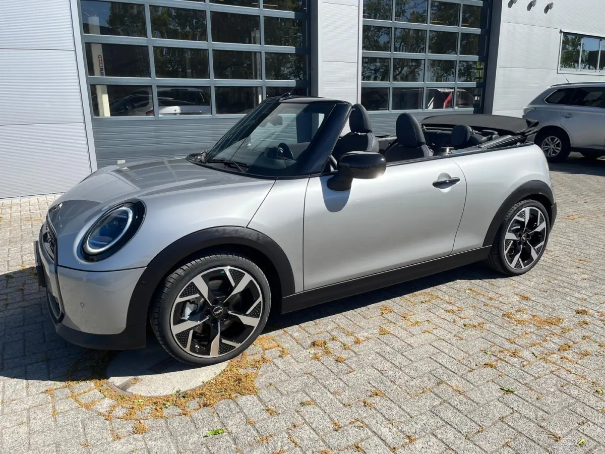 2.0 C Classic | Apple Carplay | Android Auto | Navigatie | 16" LM