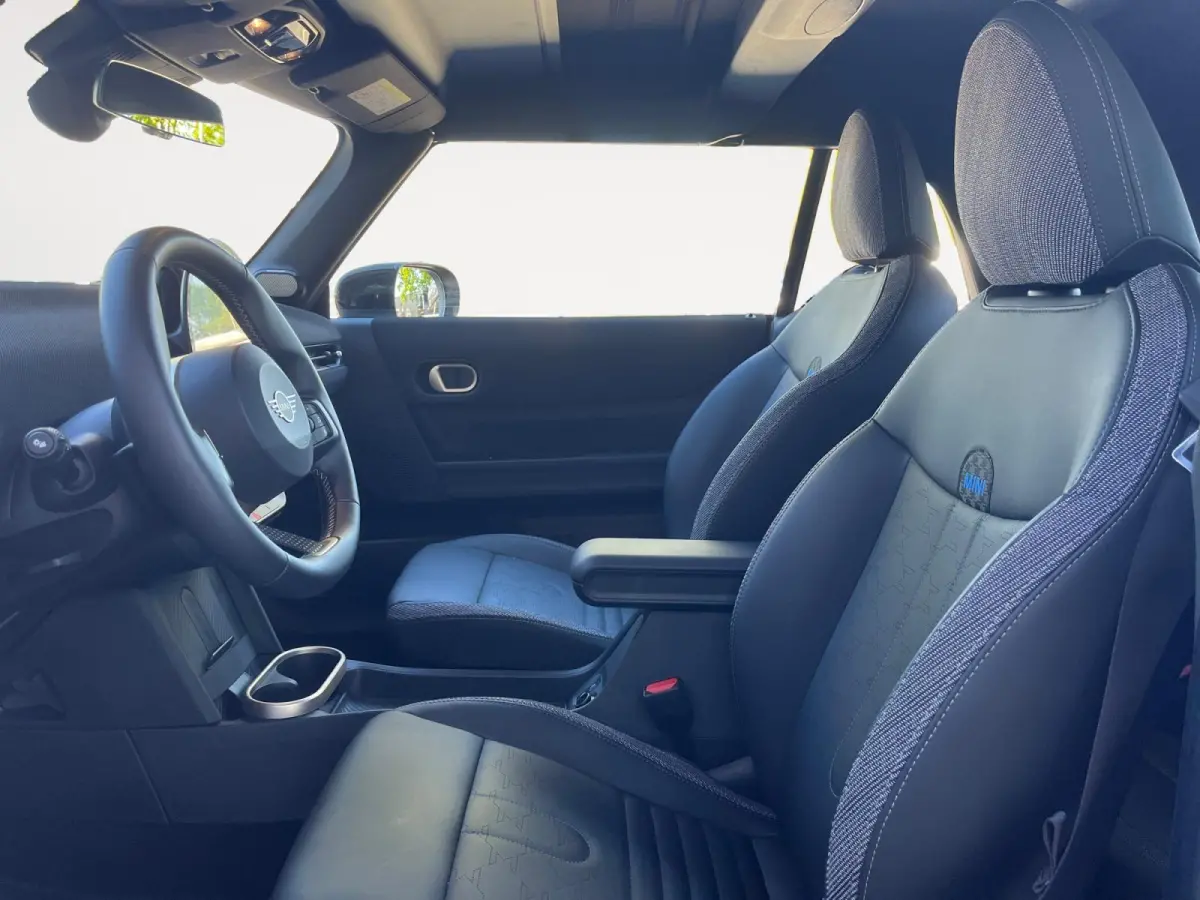 2.0 C Classic | Apple Carplay | Android Auto | Navigatie | 16" LM