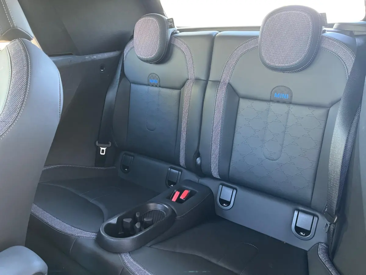 2.0 C Classic | Apple Carplay | Android Auto | Navigatie | 16" LM