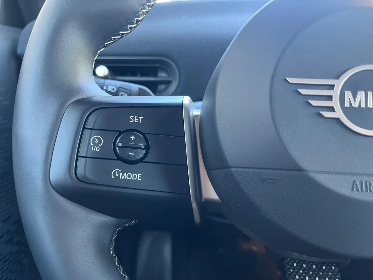 2.0 C Classic | Apple Carplay | Android Auto | Navigatie | 16" LM