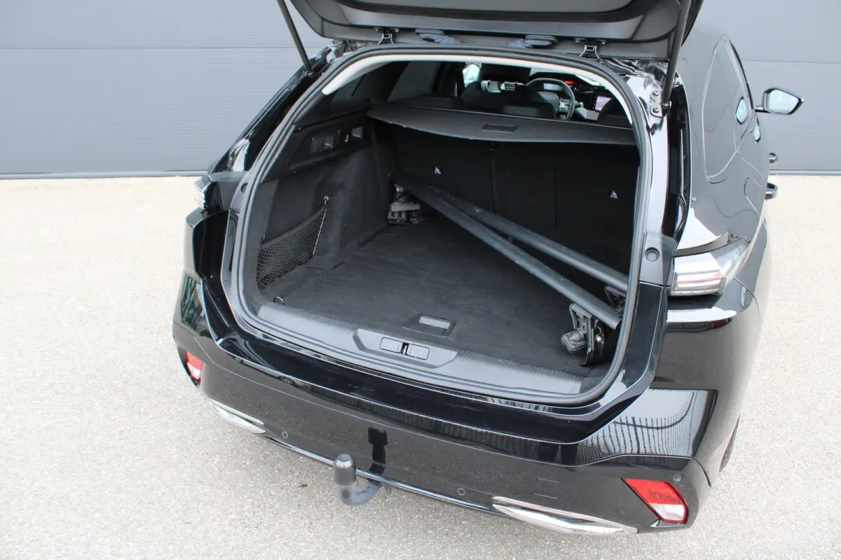 1.2 PureTech Allure Pack Business | Navigatie | Camera voor + achter | AGR comfortstoel | Trekhaak | All season | Apple carplay |