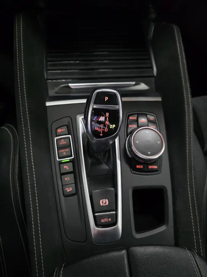 M50d *HUD*360Cam*PANO*Soft-close*Keyless*HarmanKardon