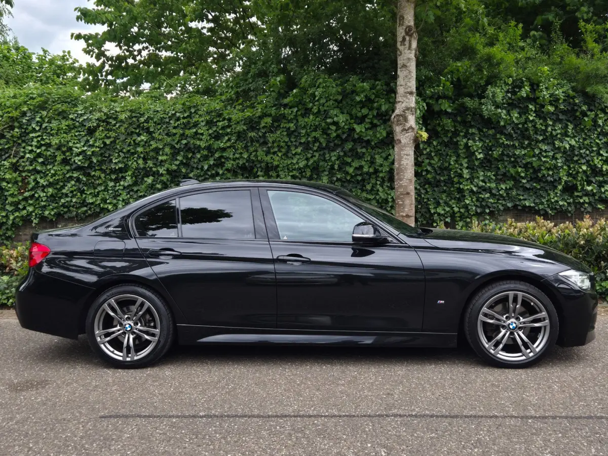 330e M Sport Apple CarPlay Adaptieve Cruise Control Elek. Stoelen NAP TOP onderhouden 330e High Executive