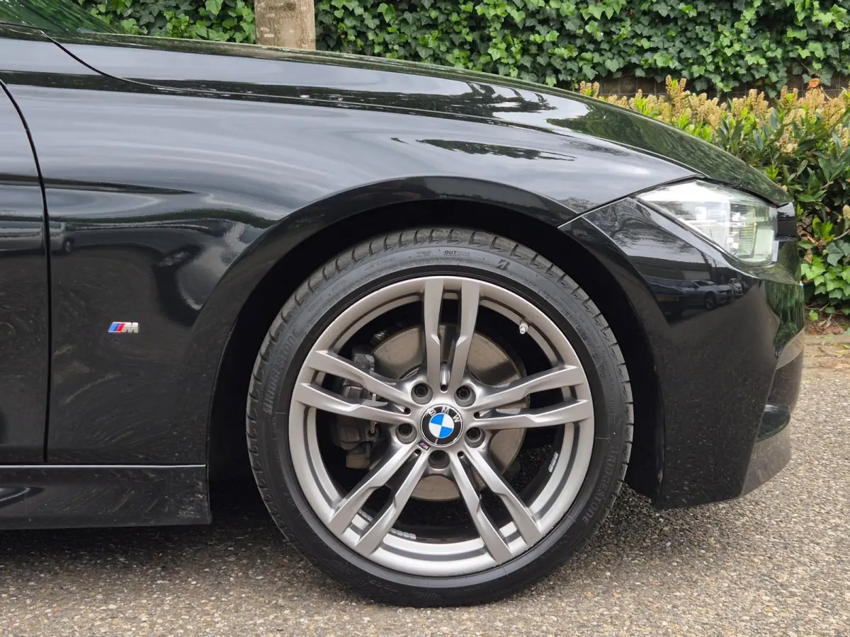 330e M Sport Apple CarPlay Adaptieve Cruise Control Elek. Stoelen NAP TOP onderhouden 330e High Executive