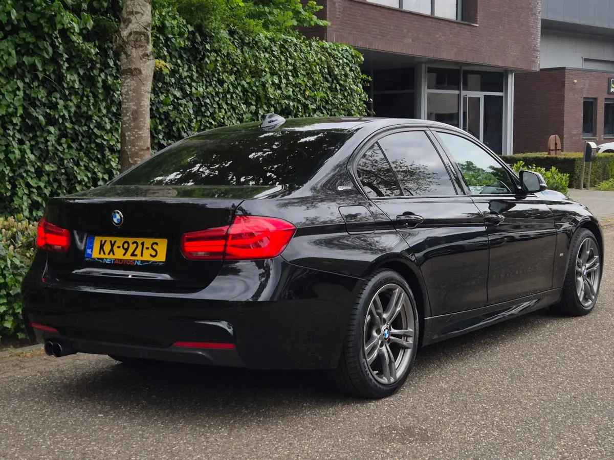 330e M Sport Apple CarPlay Adaptieve Cruise Control Elek. Stoelen NAP TOP onderhouden 330e High Executive