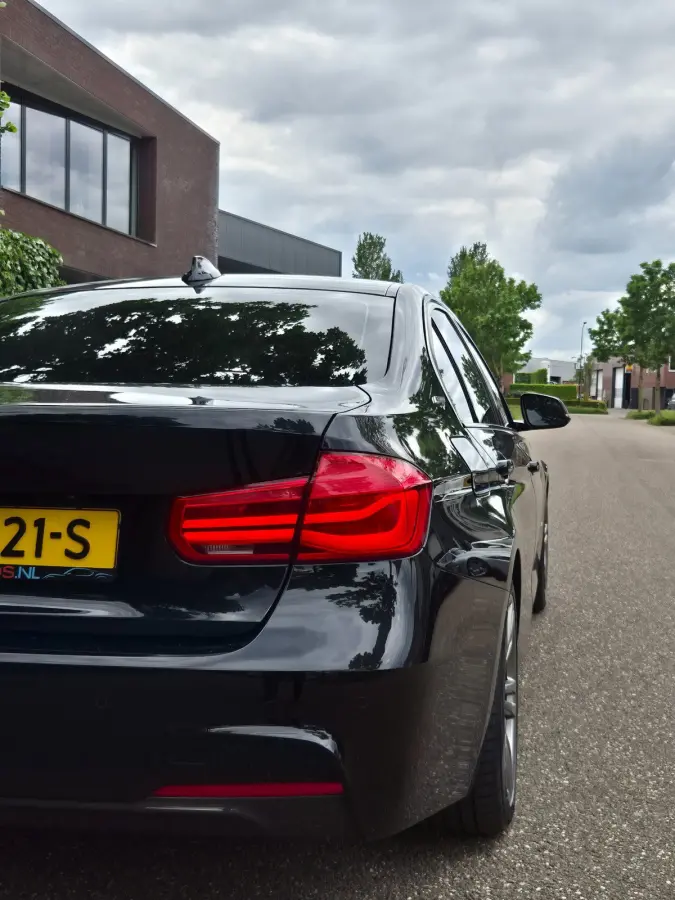 330e M Sport Apple CarPlay Adaptieve Cruise Control Elek. Stoelen NAP TOP onderhouden 330e High Executive