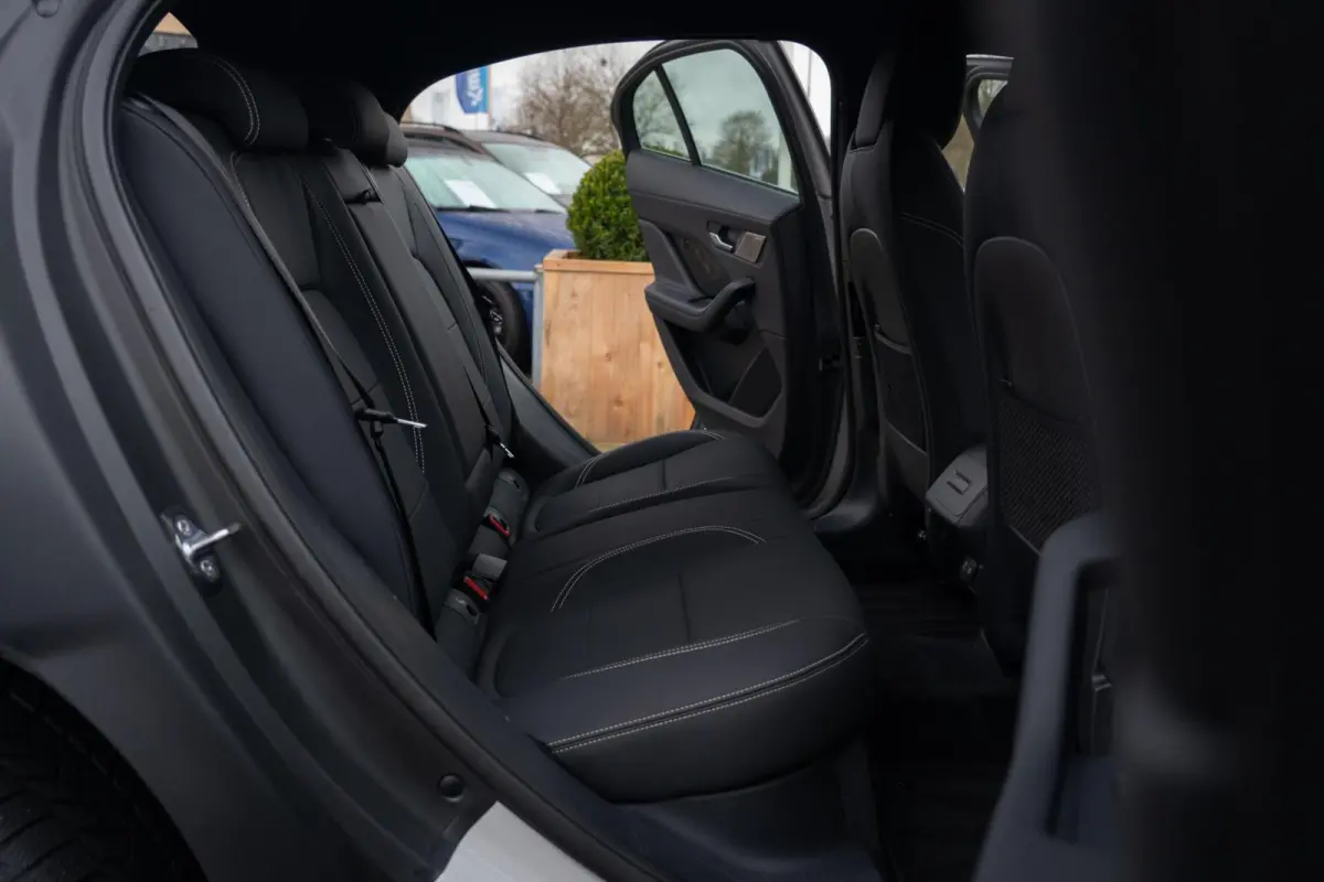 EV320 S 90 kWh|BTW|Org NL NAP|1ste Eig|3-Fase|Facelift|Trekhaak|Edition S|Meridian|CarPlay|DAB|Dealer Onderhouden|SOH 93