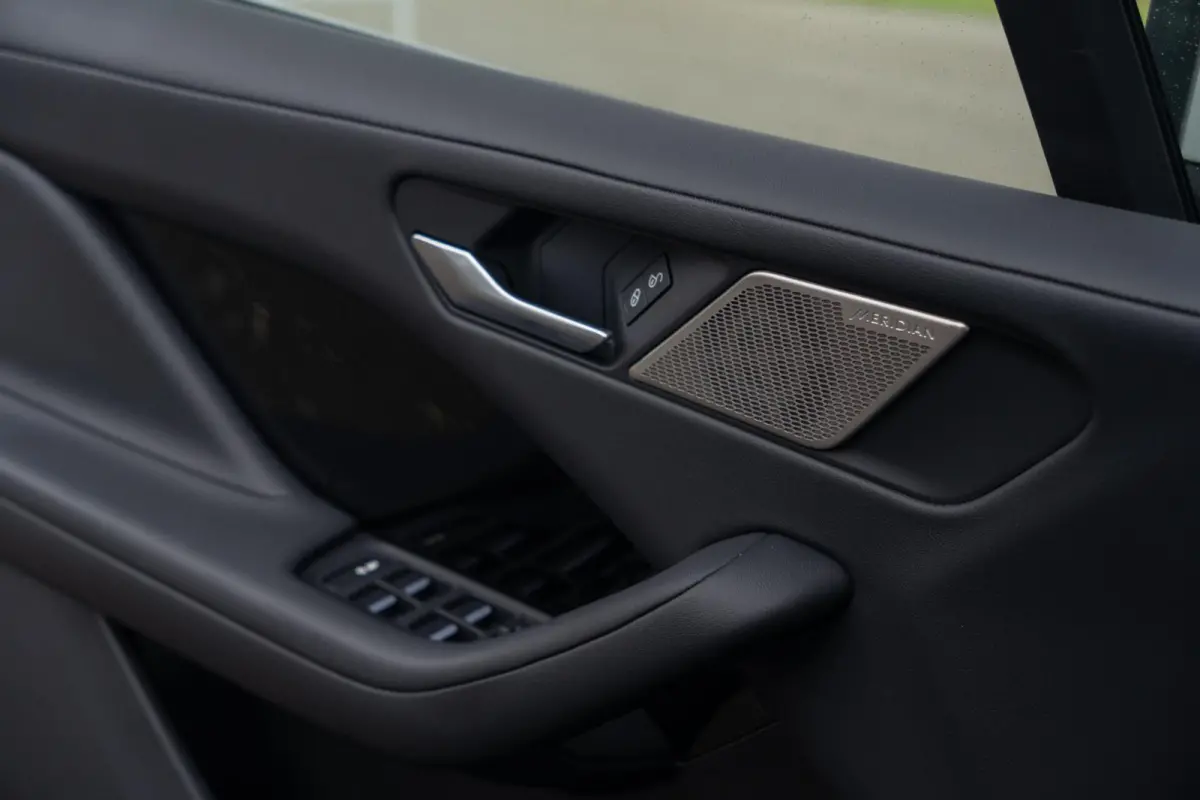 EV320 S 90 kWh|BTW|Org NL NAP|1ste Eig|3-Fase|Facelift|Trekhaak|Edition S|Meridian|CarPlay|DAB|Dealer Onderhouden|SOH 93