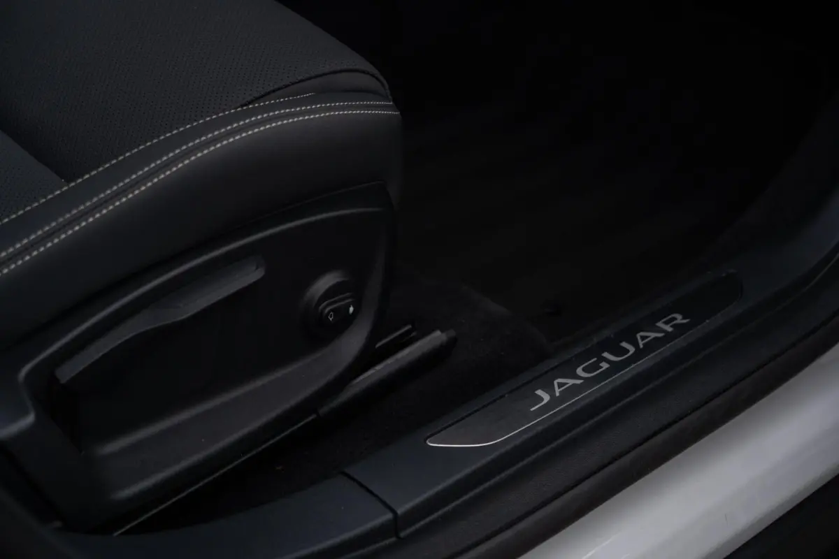 EV320 S 90 kWh|BTW|Org NL NAP|1ste Eig|3-Fase|Facelift|Trekhaak|Edition S|Meridian|CarPlay|DAB|Dealer Onderhouden|SOH 93