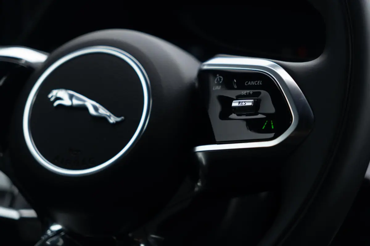 EV320 S 90 kWh|BTW|Org NL NAP|1ste Eig|3-Fase|Facelift|Trekhaak|Edition S|Meridian|CarPlay|DAB|Dealer Onderhouden|SOH 93