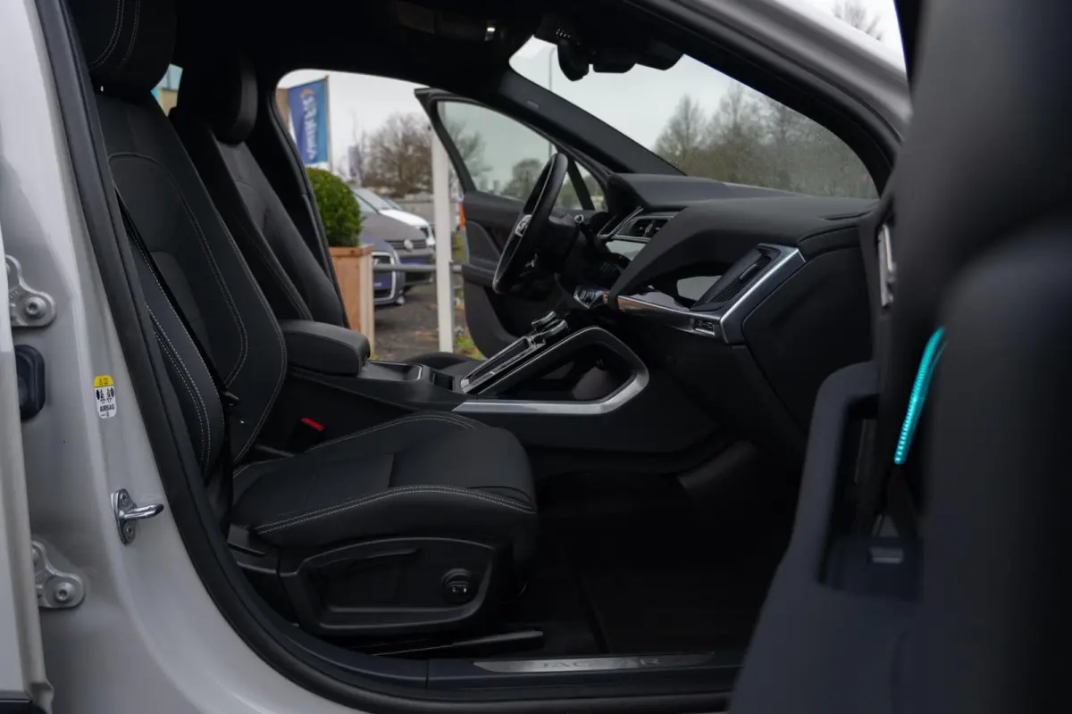 EV320 S 90 kWh|BTW|Org NL NAP|1ste Eig|3-Fase|Facelift|Trekhaak|Edition S|Meridian|CarPlay|DAB|Dealer Onderhouden|SOH 93