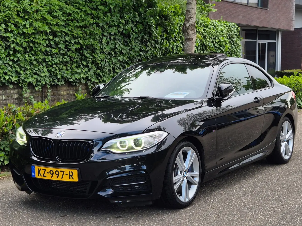 M2 M235i High Executive Schuifdak GR Navi H&K Stuurverwarming NAP