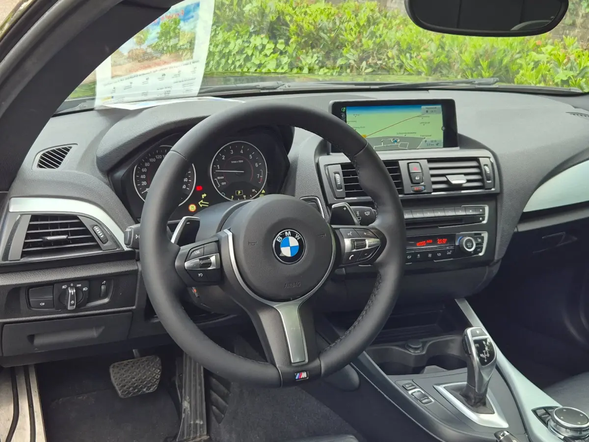 M2 M235i High Executive Schuifdak GR Navi H&K Stuurverwarming NAP