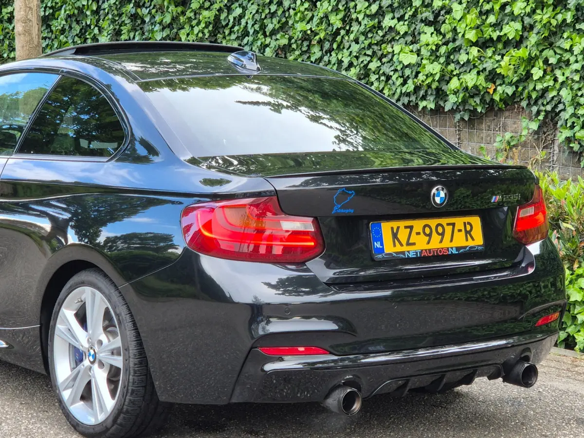 M2 M235i High Executive Schuifdak GR Navi H&K Stuurverwarming NAP