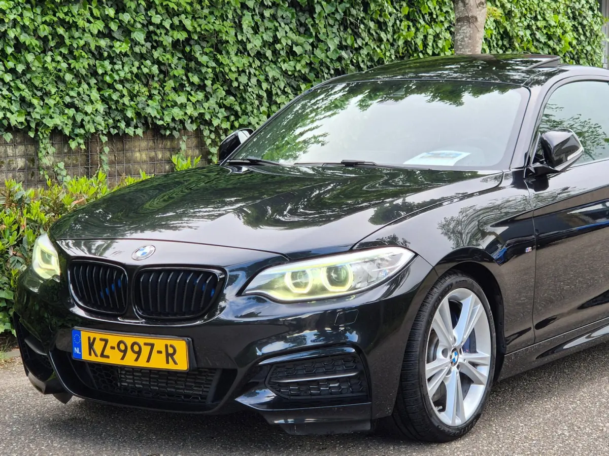 M2 M235i High Executive Schuifdak GR Navi H&K Stuurverwarming NAP