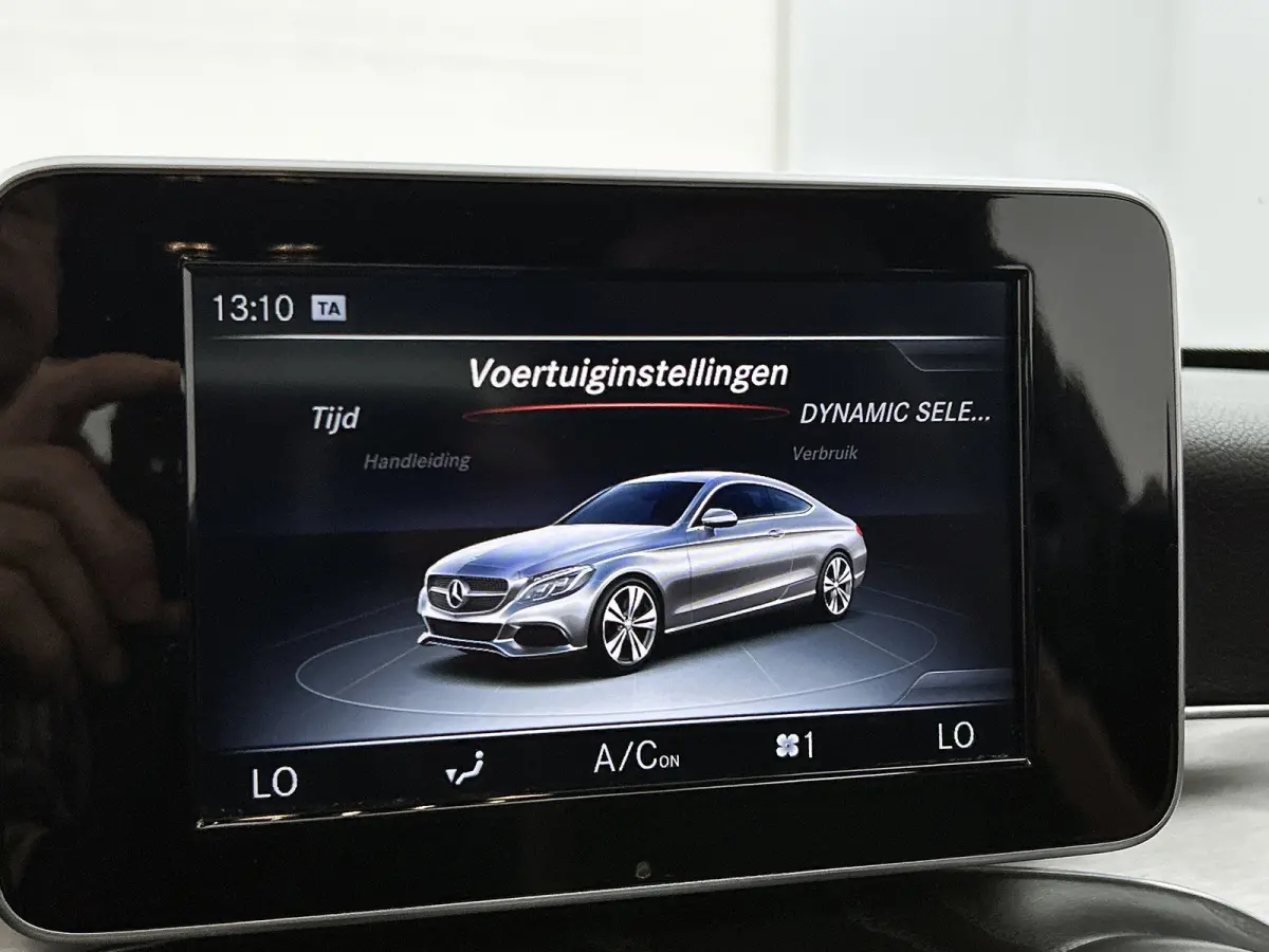 180 Prestige AMG Style ( Goed OnderH, Panorama, SfeerV, Navi, Stoelv, Camera, Parkeerhulp V+A, Etc)