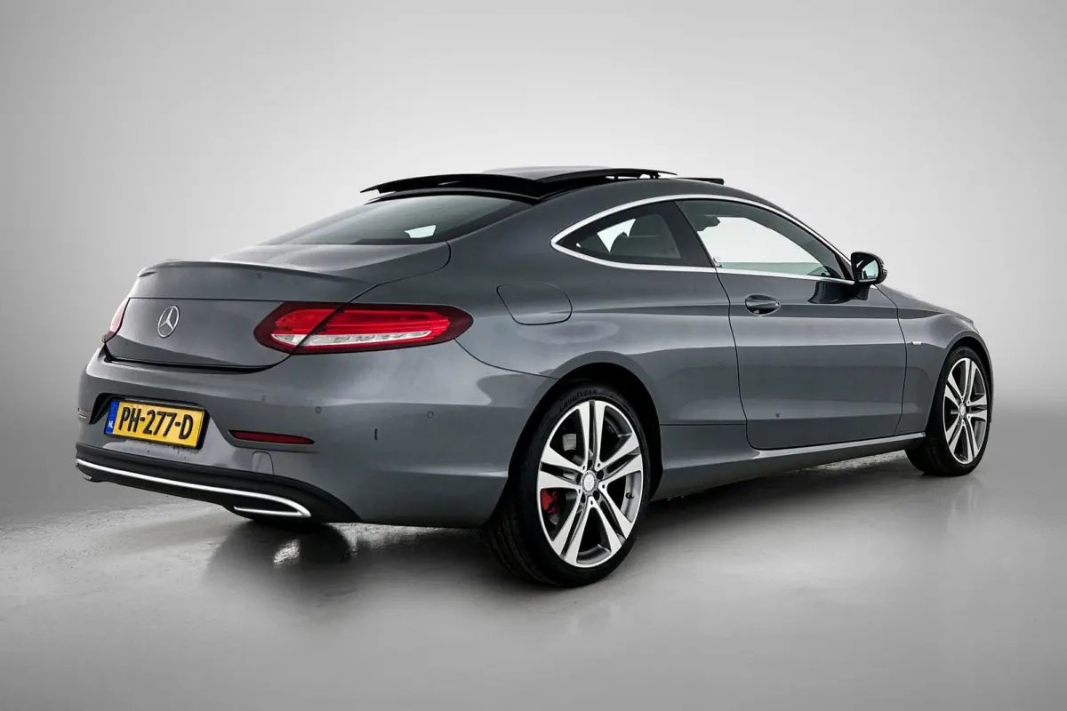 180 Prestige AMG Style ( Goed OnderH, Panorama, SfeerV, Navi, Stoelv, Camera, Parkeerhulp V+A, Etc)