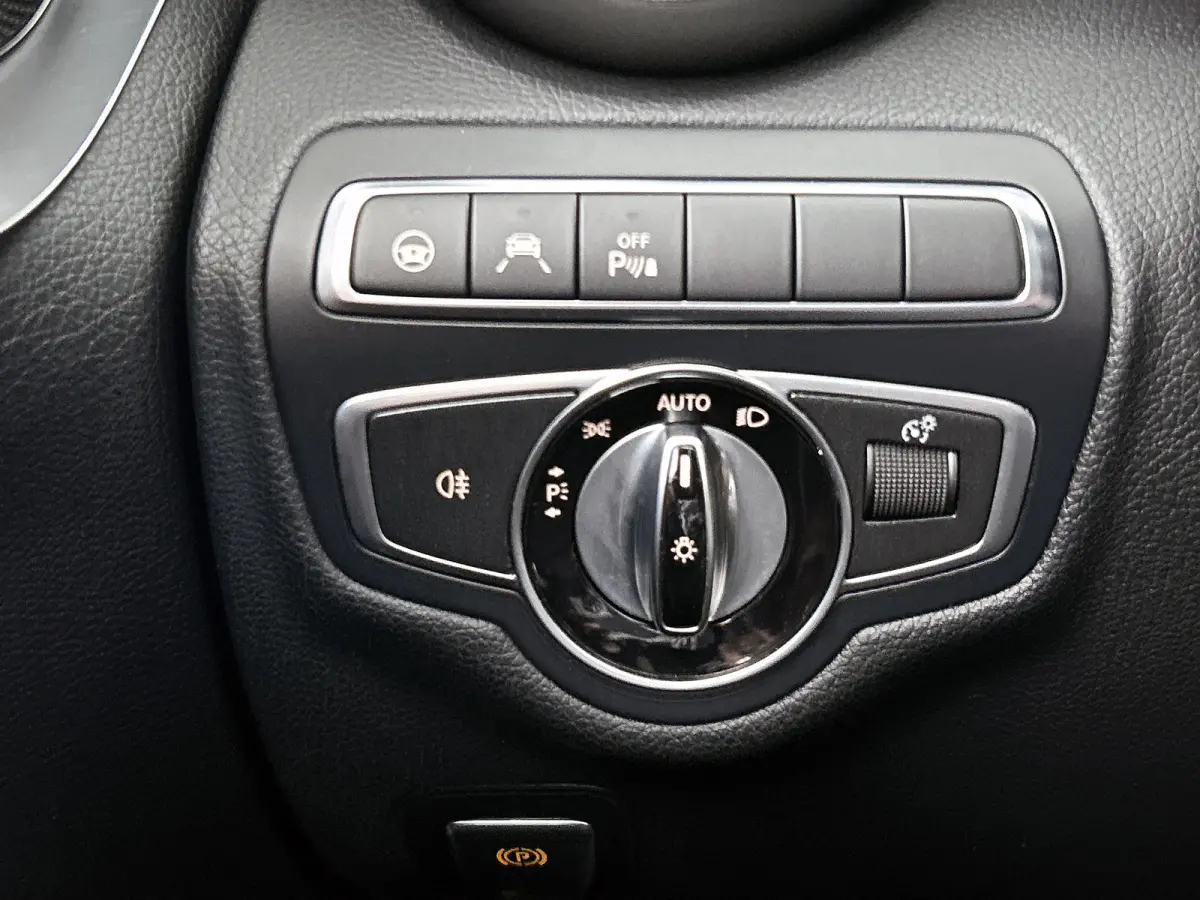 180 Prestige AMG Style ( Goed OnderH, Panorama, SfeerV, Navi, Stoelv, Camera, Parkeerhulp V+A, Etc)