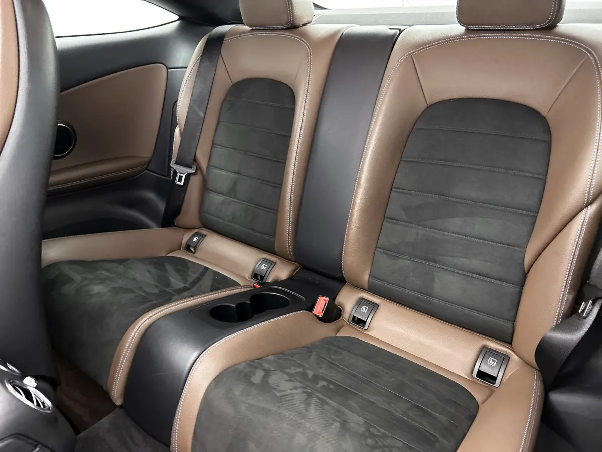 180 Prestige AMG Style ( Goed OnderH, Panorama, SfeerV, Navi, Stoelv, Camera, Parkeerhulp V+A, Etc)