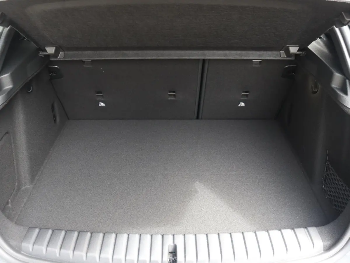 5-deurs 120 | M Sportpakket Pro | Panodak | Individual Lak | Harman Kardon | Elektr. Stoelen | Comfort Access | Driving Assistant | M Sportstoelen | 19'' LMV