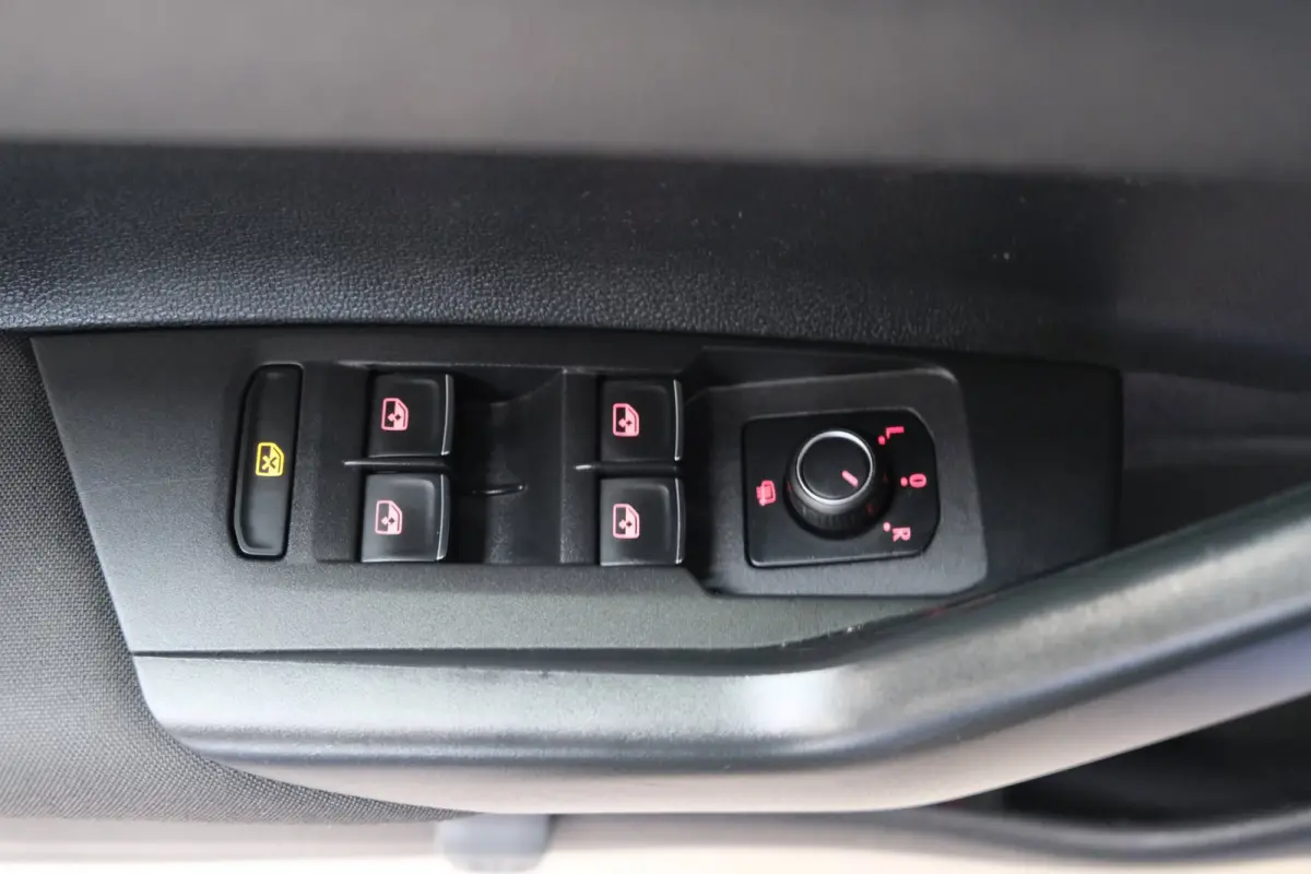 1.0 TSI Highline - N.A.P. Airco, Cruise, PDC, Camera, Carplay.