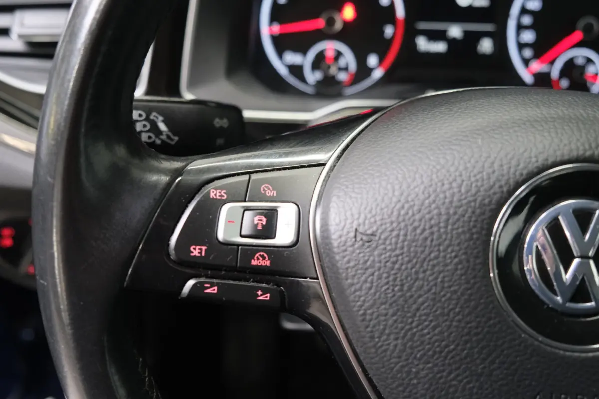 1.0 TSI Highline - N.A.P. Airco, Cruise, PDC, Camera, Carplay.