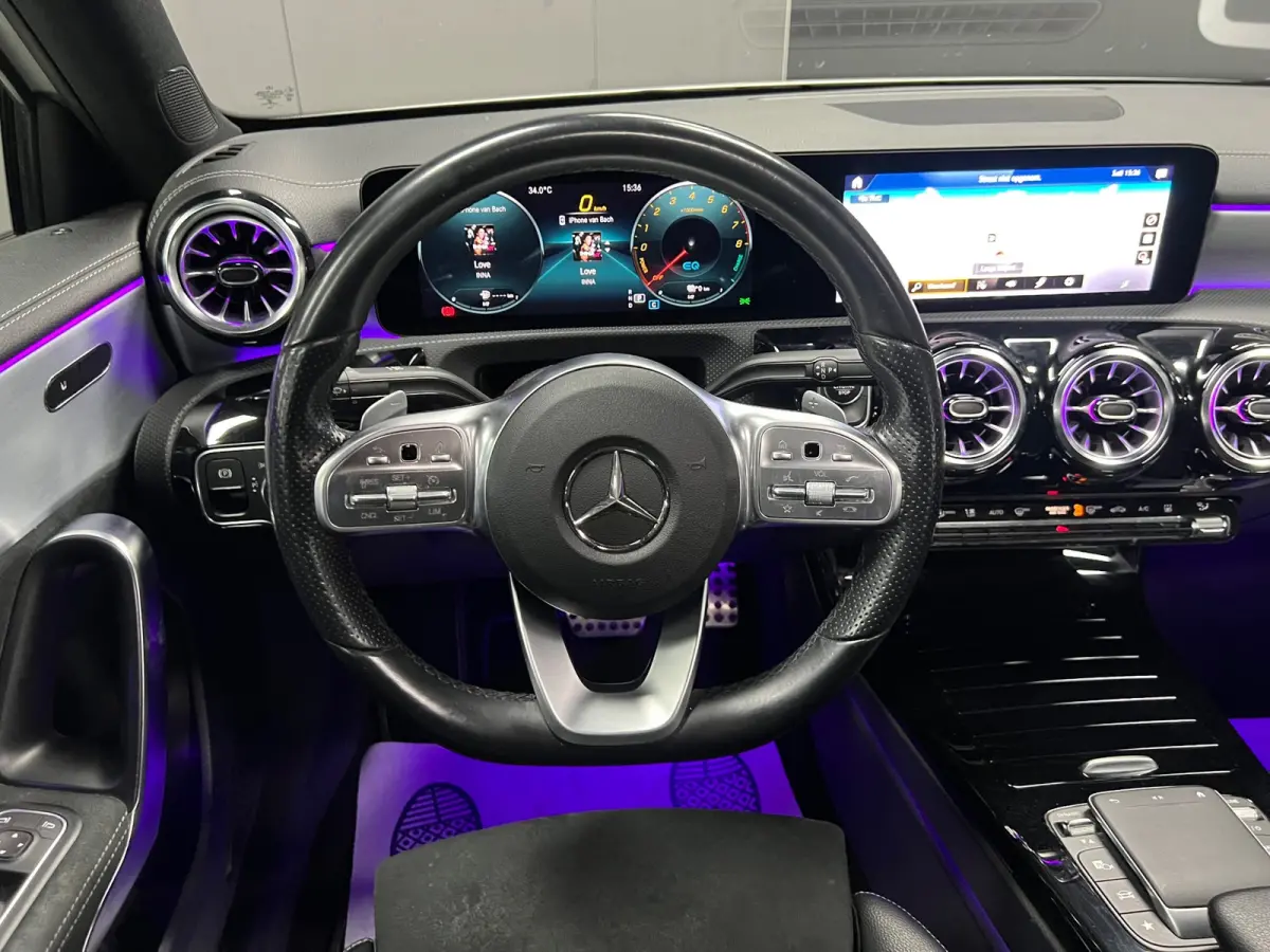 250 e Premium Plus | Pano | Stoelverwarming | Alcantara/Leder