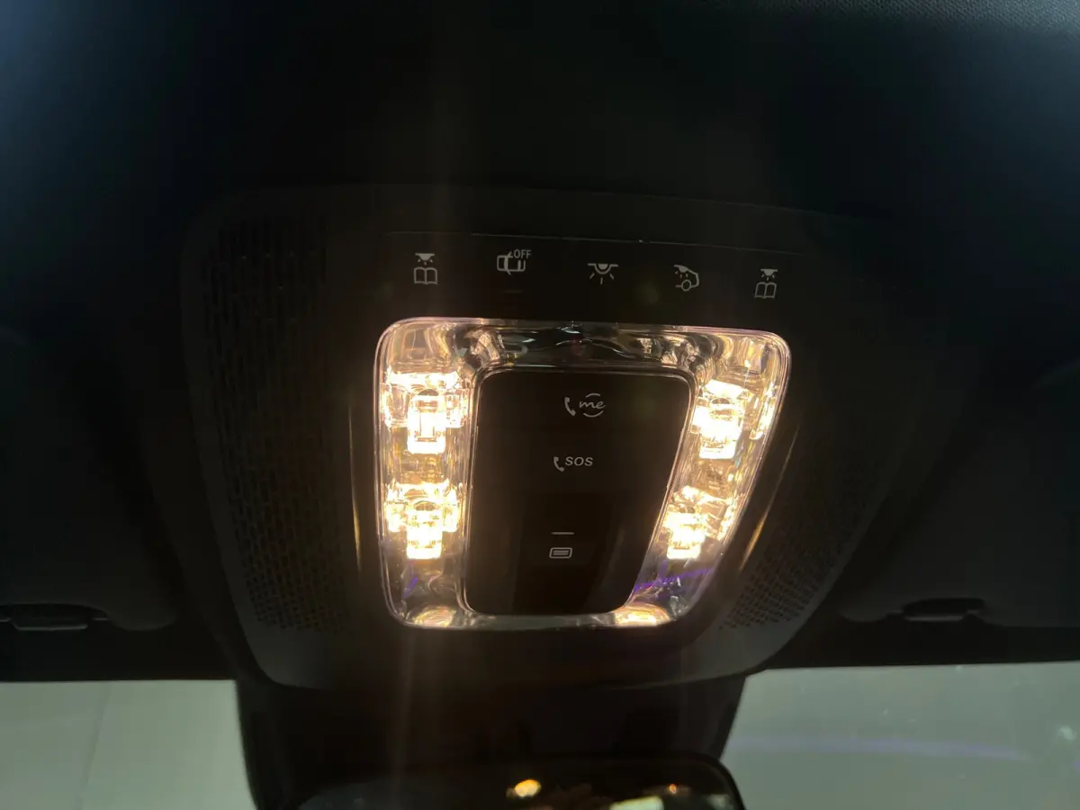 250 e Premium Plus | Pano | Stoelverwarming | Alcantara/Leder