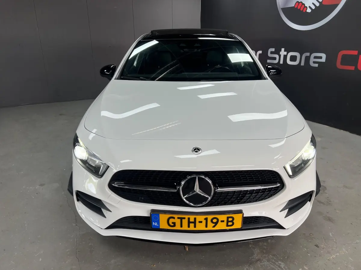 250 e Premium Plus | Pano | Stoelverwarming | Alcantara/Leder
