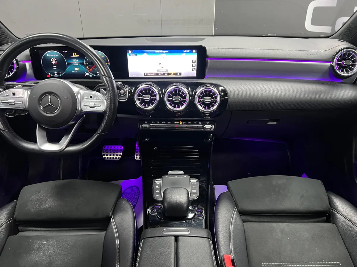 250 e Premium Plus | Pano | Stoelverwarming | Alcantara/Leder