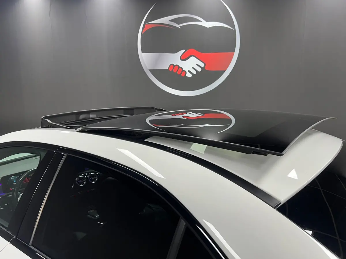 250 e Premium Plus | Pano | Stoelverwarming | Alcantara/Leder