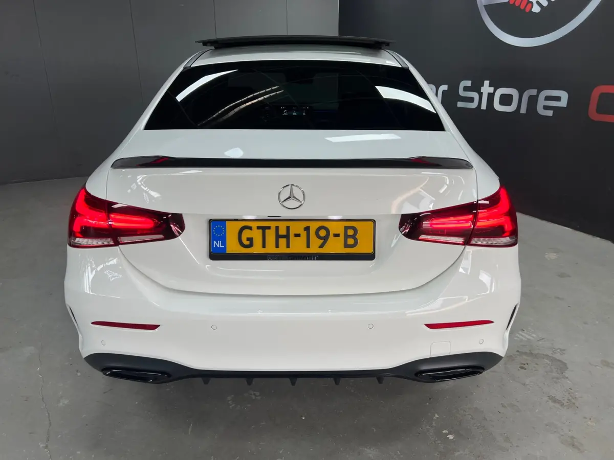 250 e Premium Plus | Pano | Stoelverwarming | Alcantara/Leder
