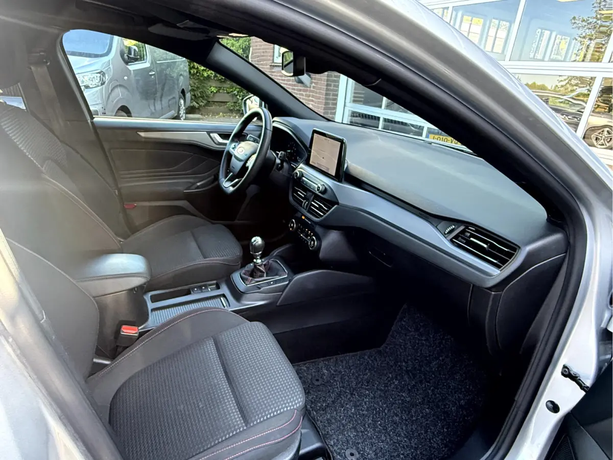 1.0 EcoBoost Hybrid ST Line X Winterpakket, Camera, 17''Lmv