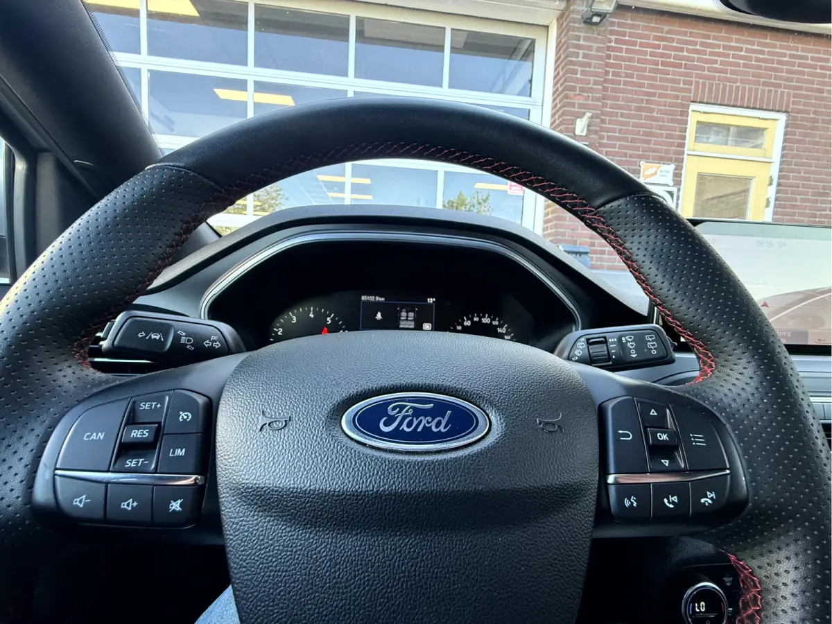 1.0 EcoBoost Hybrid ST Line X Winterpakket, Camera, 17''Lmv
