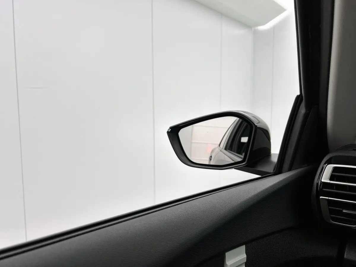 You 50 kWh 136pk | Accu 98% | Navigatie via Apple Carplay / Android Auto | Climate Control | Cruise Control | Parkeersensoren | Led koplampen | DAB+ radio | Armsteun | Stof/kunstleder | Voll