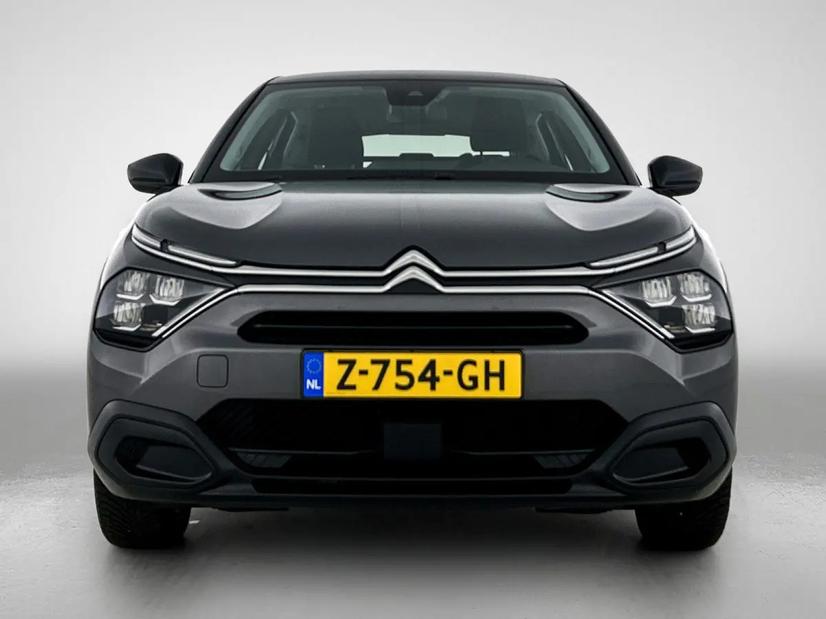 You 50 kWh 136pk | Accu 98% | Navigatie via Apple Carplay / Android Auto | Climate Control | Cruise Control | Parkeersensoren | Led koplampen | DAB+ radio | Armsteun | Stof/kunstleder | Voll