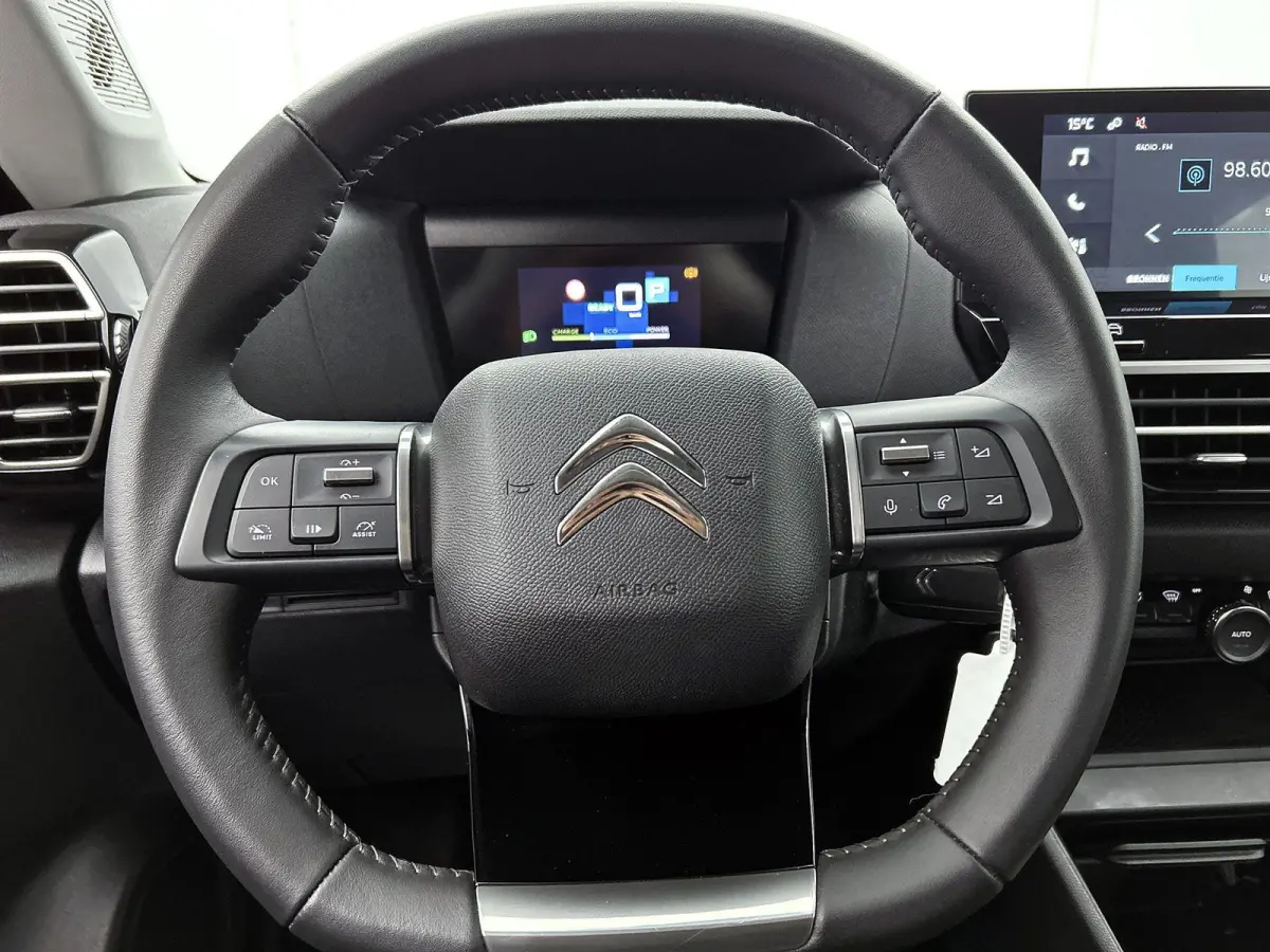 You 50 kWh 136pk | Accu 98% | Navigatie via Apple Carplay / Android Auto | Climate Control | Cruise Control | Parkeersensoren | Led koplampen | DAB+ radio | Armsteun | Stof/kunstleder | Voll