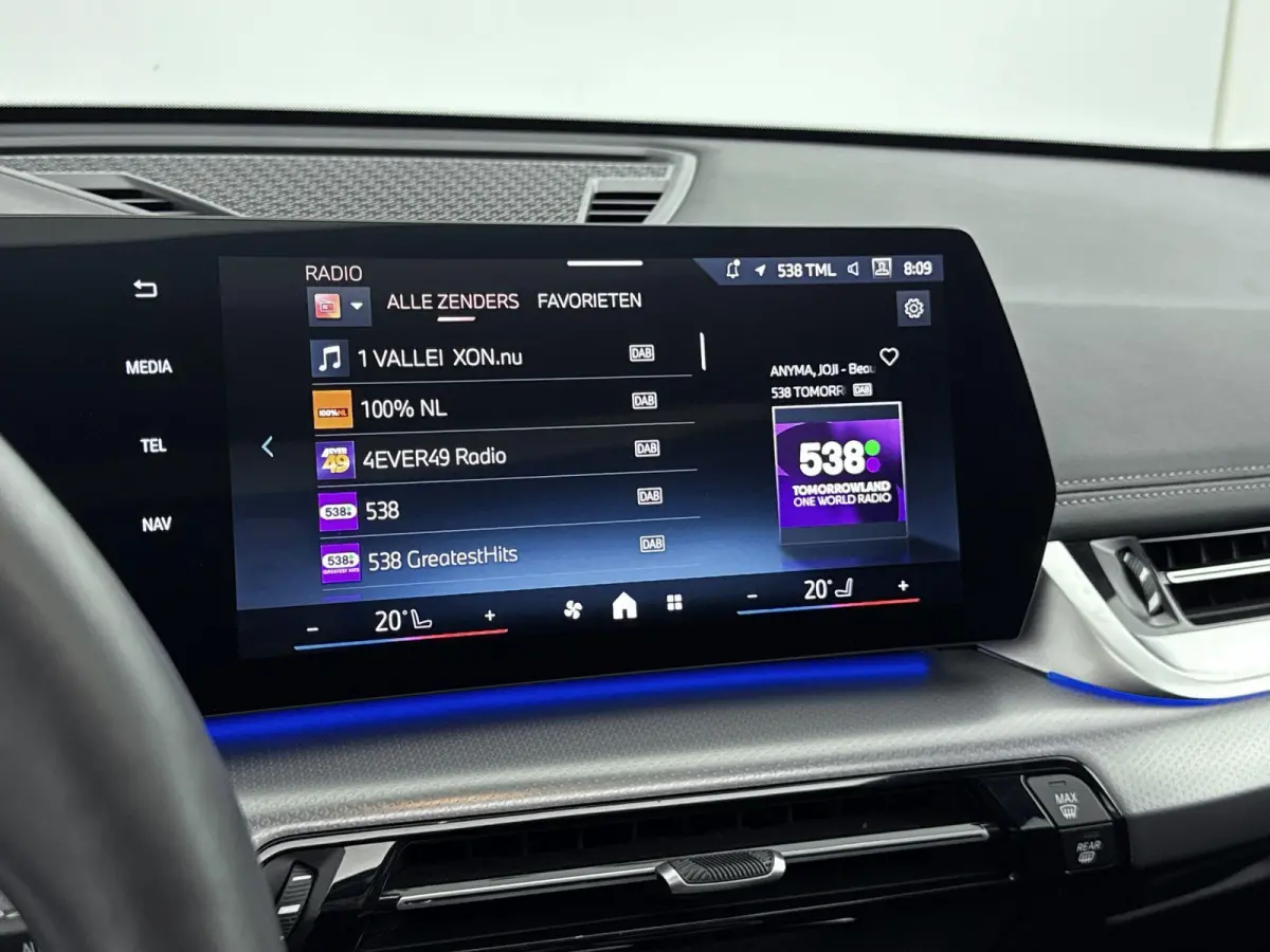 xDrive25e | M-pakket | PANO | Head-up display | 360 Camera | Lane Assist | Blindspot | Stoelverwarming | Lederen bekleding | Keyless | Carplay |