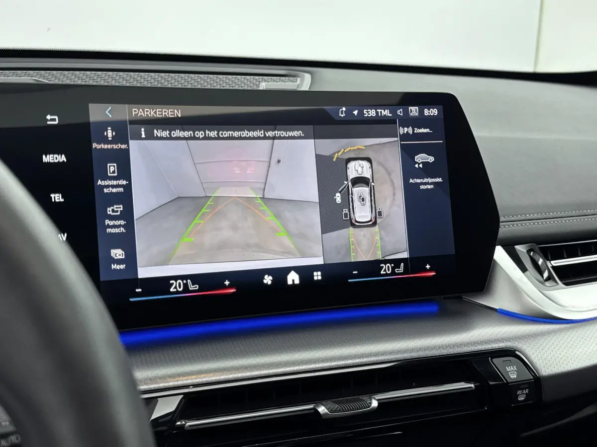 xDrive25e | M-pakket | PANO | Head-up display | 360 Camera | Lane Assist | Blindspot | Stoelverwarming | Lederen bekleding | Keyless | Carplay |