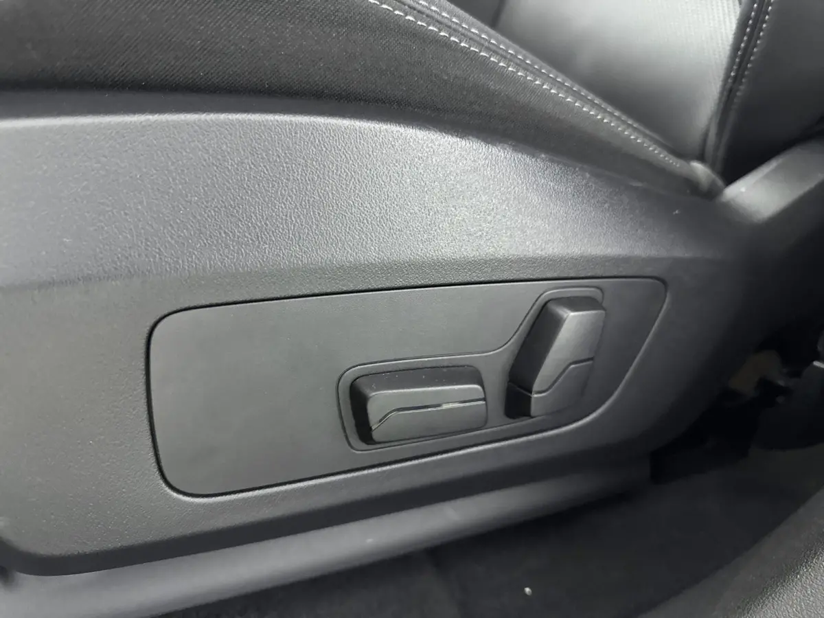 xDrive25e | M-pakket | PANO | Head-up display | 360 Camera | Lane Assist | Blindspot | Stoelverwarming | Lederen bekleding | Keyless | Carplay |